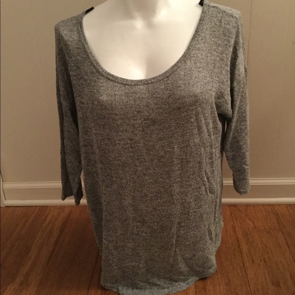 Light weight sweater